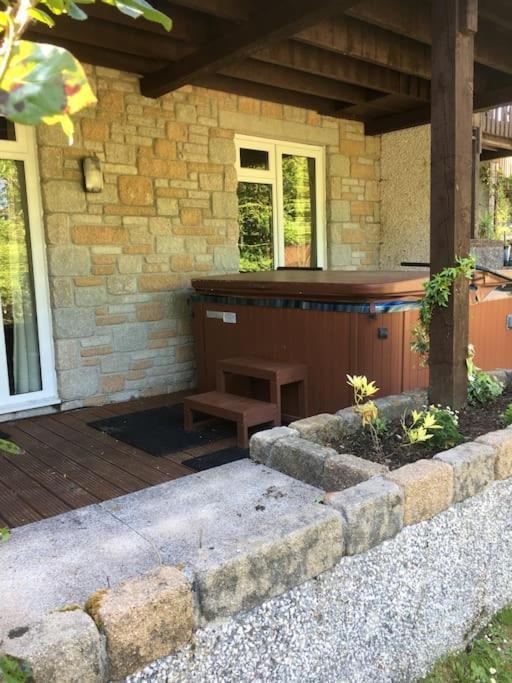 3 Bedroom Lodge With Hot Tub On Lovely Quiet Holiday Park In Cornwall Gunnislake Exteriér fotografie
